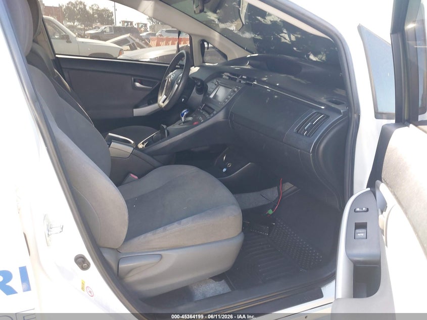 2014 Toyota Prius VIN JTDKN3DUXE0385471 IAAI salvage auction — LEFT FRONT, Salvage (California), sold $2,500 on 2026-07-08 (photo 5)