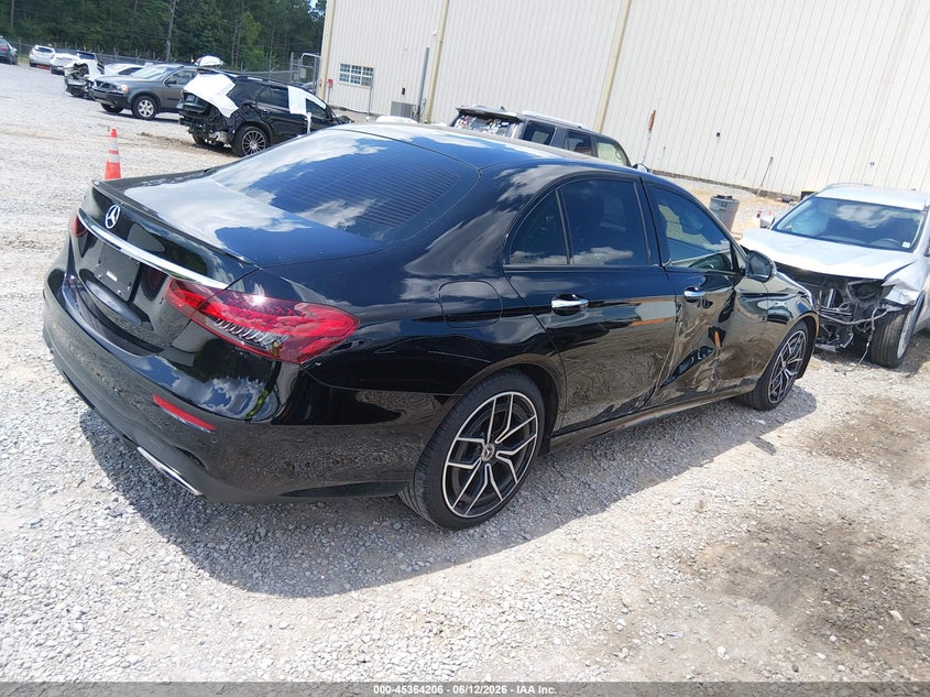 2022 Mercedes-benz E-klasse VIN W1KZF8DB3NB084669 IAAI salvage auction — SIDE, Salvage (Mississippi), sold $17,400 on 2026-07-16 (photo 4)