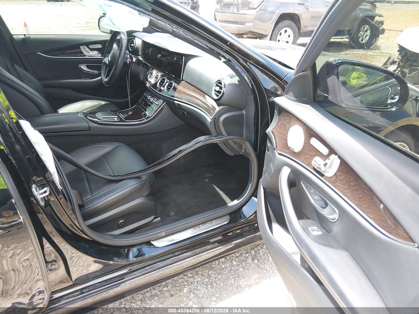 2022 Mercedes-benz E-klasse VIN W1KZF8DB3NB084669 IAAI salvage auction — SIDE, Salvage (Mississippi), sold $17,400 on 2026-07-16 (photo 5)