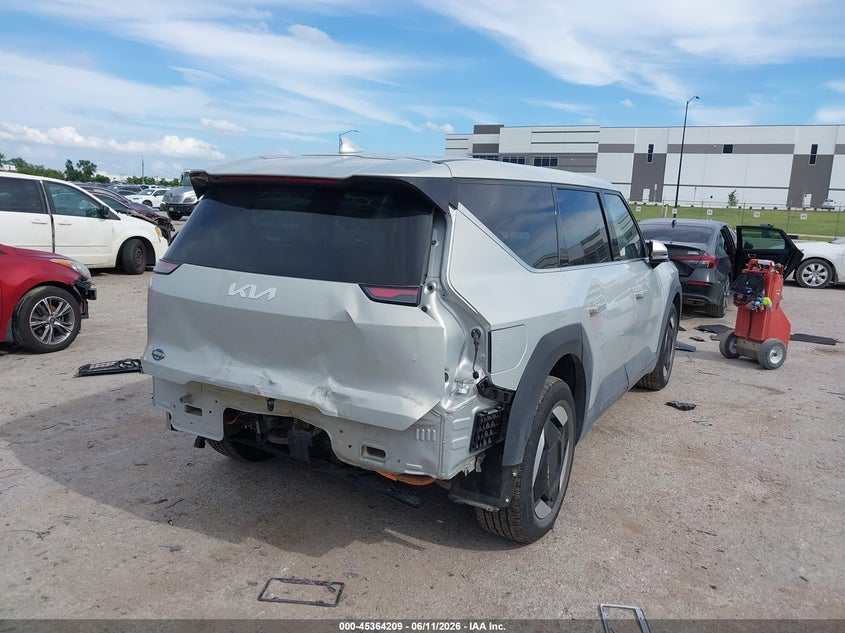 2024 Kia Ev9 VIN KNDAB5S16R6020443 IAAI salvage auction — REAR END, Original (Texas), sold $16,550 on 2026-07-23 (photo 4)