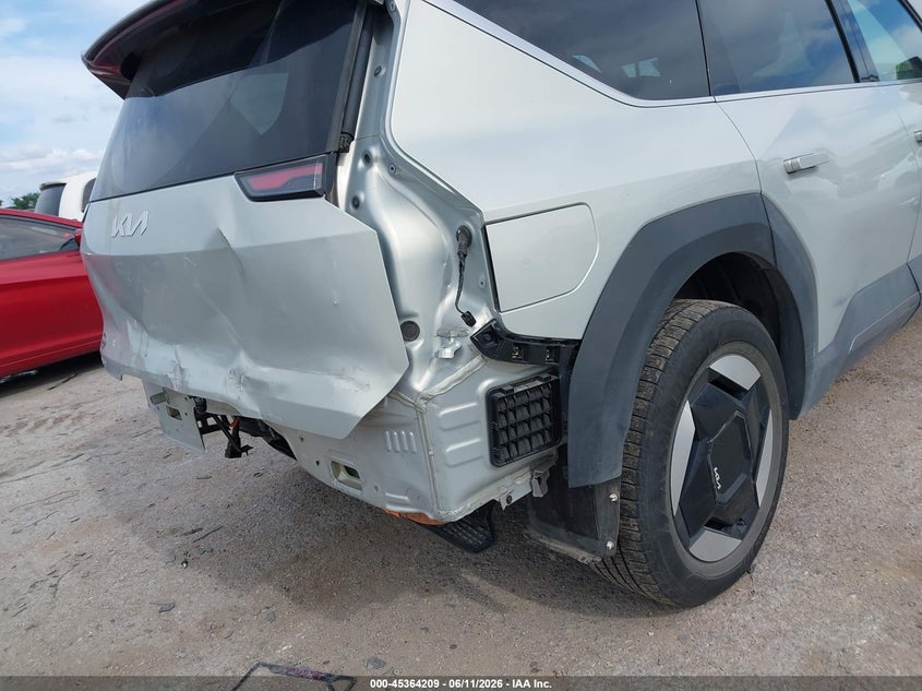 2024 Kia Ev9 VIN KNDAB5S16R6020443 IAAI salvage auction — REAR END, Original (Texas), sold $16,550 on 2026-07-23 (photo 6)
