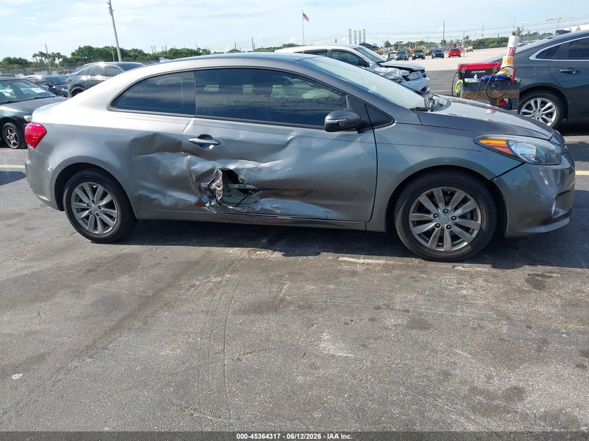 2014 Kia Forte VIN KNAFX6A88E5202850 IAAI salvage auction — RIGHT SIDE, Rebuildable (Florida), sold $650 on 2026-07-09 (photo 6)