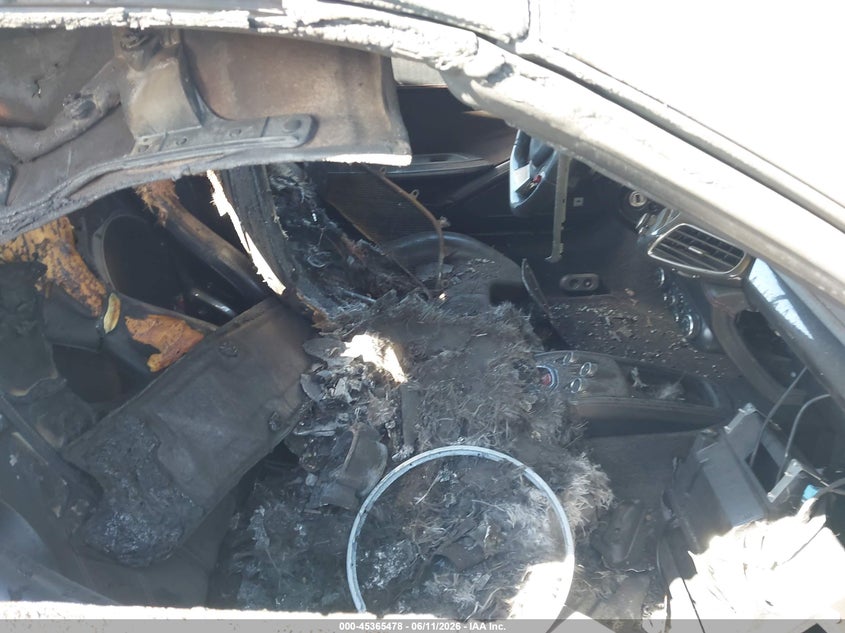 2013 Ferrari VIN ZFF68NHA6D0190763 IAAI salvage auction — TOTAL BURN, Salvage Title, sold $16,600 on 2026-07-30 (photo 5)