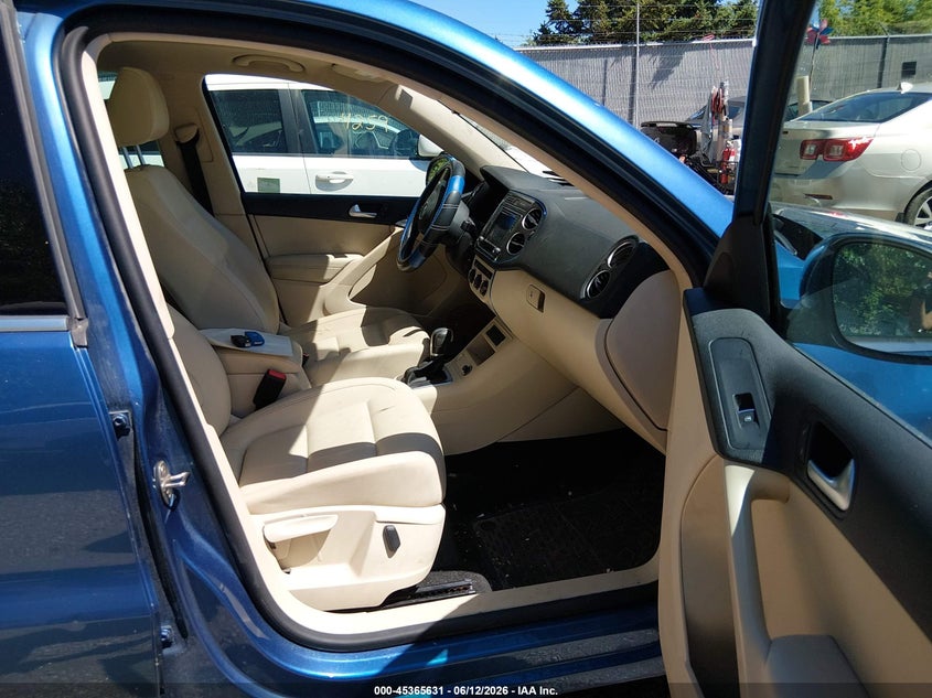 2017 Volkswagen Tiguan VIN WVGSV7AX3HW512208 IAAI salvage auction — HAIL, Junk Bill Of Sale Mv2459 (Wisconsin), sold $600 on 2026-07-15 (photo 5)