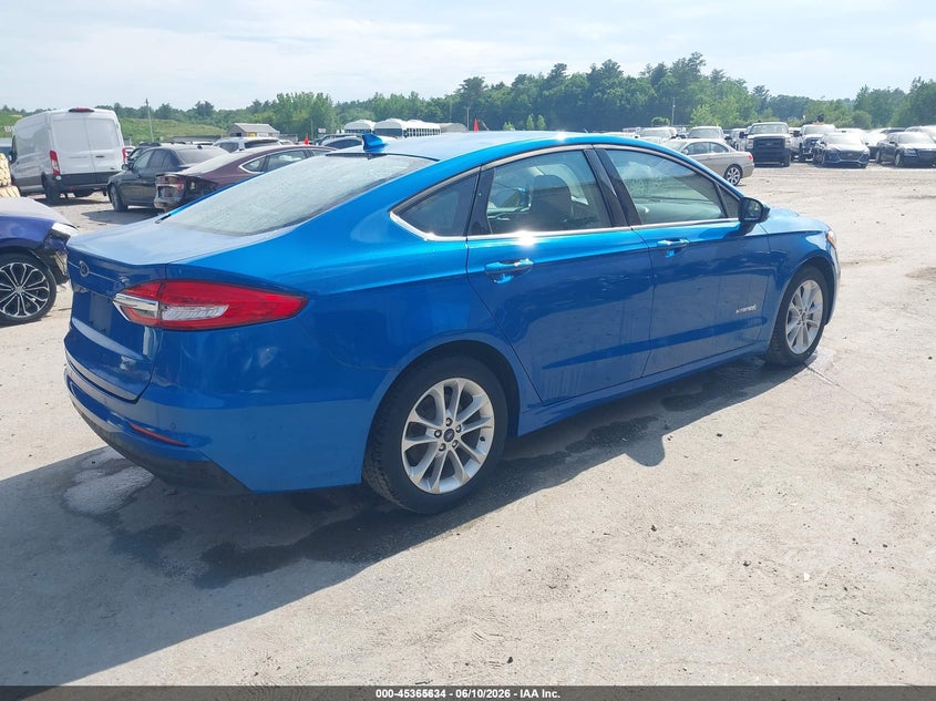 2019 Ford Fusion VIN 3FA6P0LU4KR274556 IAAI salvage auction — NORMAL WEAR, Sf97 (New Hampshire), sold $8,100 on 2026-07-23 (photo 4)