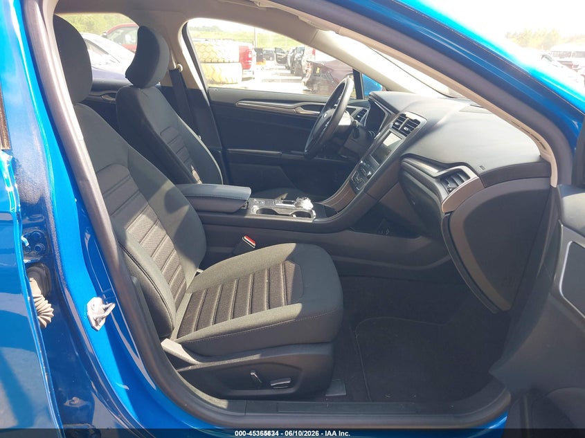2019 Ford Fusion VIN 3FA6P0LU4KR274556 IAAI salvage auction — NORMAL WEAR, Sf97 (New Hampshire), sold $8,100 on 2026-07-23 (photo 5)