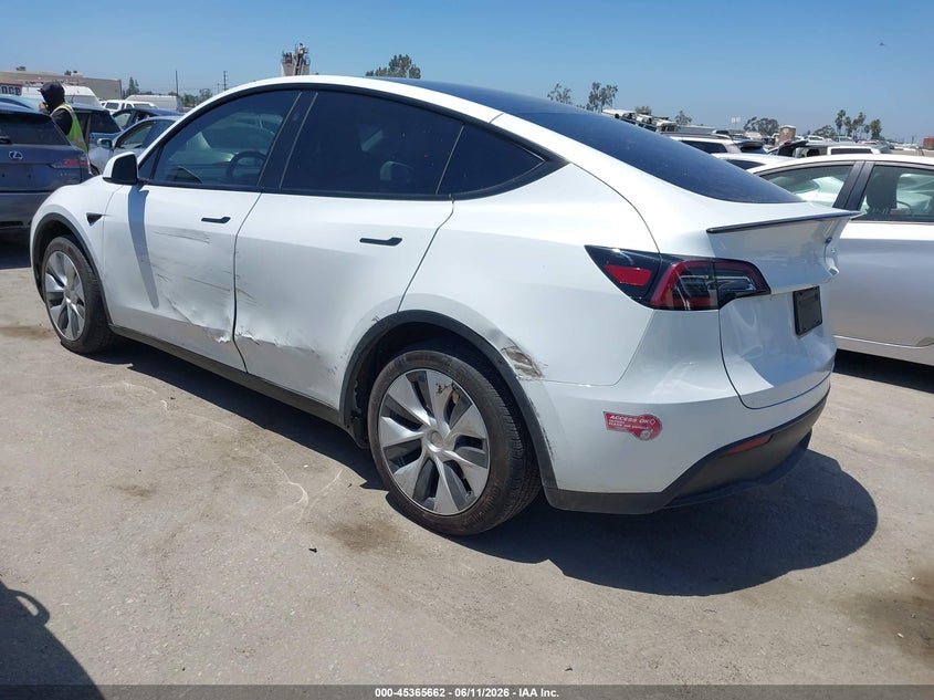 2024 Tesla Model y VIN 7SAYGDED3RF095883 IAAI salvage auction — SIDE, Salvage (California), sold $15,600 on 2026-07-12 (photo 3)