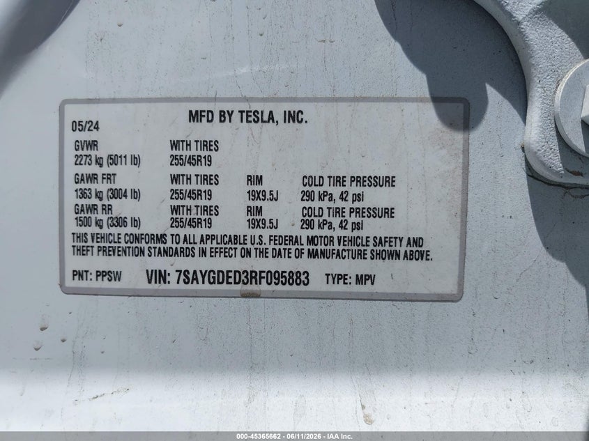 2024 Tesla Model y VIN 7SAYGDED3RF095883 IAAI salvage auction — SIDE, Salvage (California), sold $15,600 on 2026-07-12 (photo 9)