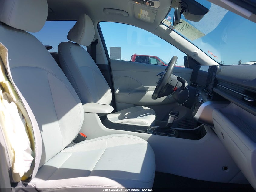2025 Hyundai Kona VIN KM8HB3AB8SU332774 IAAI salvage auction — RIGHT SIDE, Salvage (California), sold $9,000 on 2026-07-08 (photo 5)