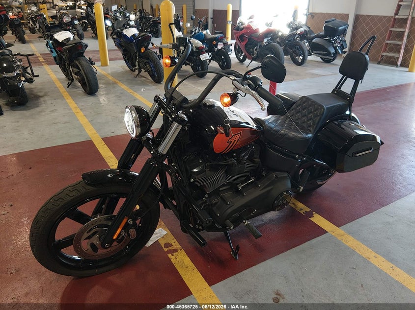 2023 Harley-davidson Street bob VIN 1HD1YYK29PB020108 IAAI salvage auction — RIGHT REAR, Salvage Title, sold $1,550 on 2026-07-29 (photo 2)