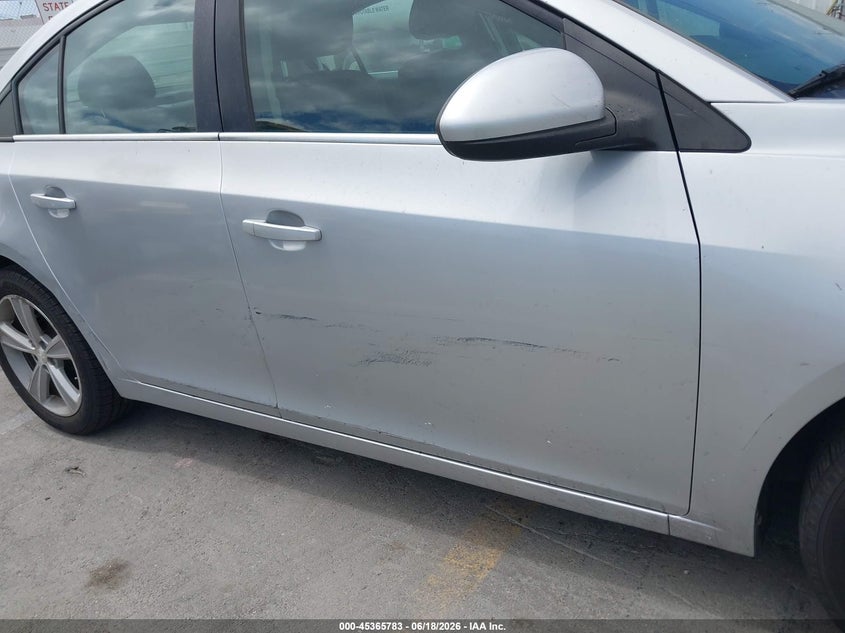 2015 Chevrolet Cruze VIN 1G1PE5SB2F7204688 IAAI salvage auction — SIDE, Salvage Title, sold $1,950 on 2026-07-11 (photo 6)
