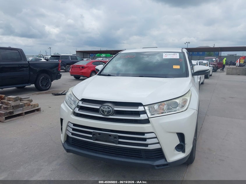 2017 Toyota Highlander VIN 5TDZARFHXHS023445 IAAI salvage auction — HAIL, Original (Texas), sold $11,150 on 2026-08-27 (photo 6)