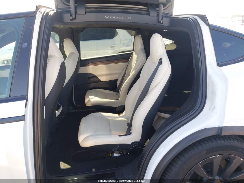 2022 Tesla Model x VIN 7SAXCBE56NF328928 IAAI salvage auction — SIDE, Salvage (California), sold $16,700 on 2026-07-29 (photo 8)