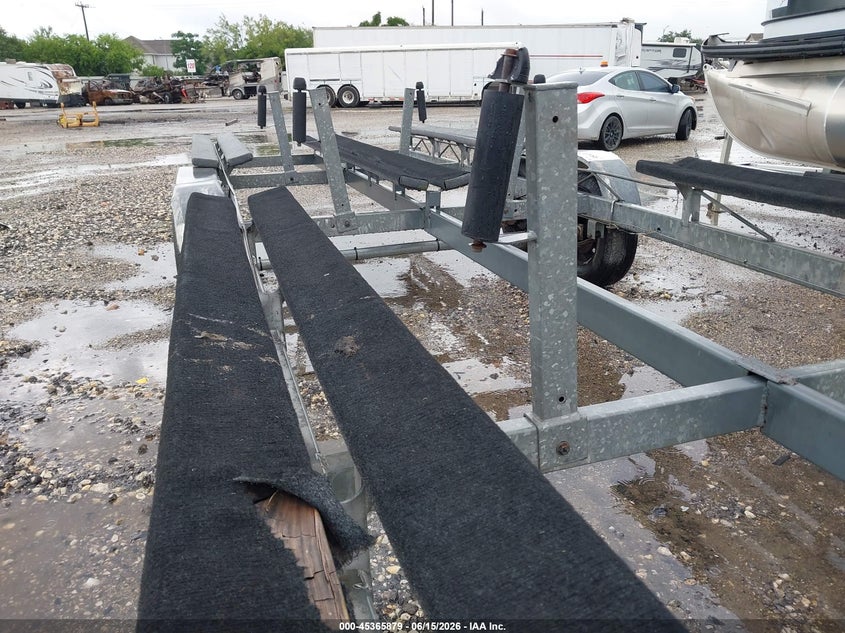 2008 Trailer Trailer VIN 4TM13NW278B001064 IAAI salvage auction — SIDE, Original (Texas), sold $25 on 2026-07-29 (photo 8)