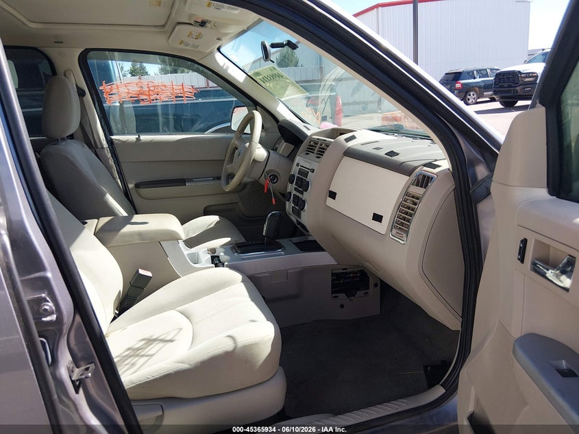 2008 Mercury Mariner VIN 4M2CU91108KJ05922 IAAI salvage auction — ENGINE DAMAGE, Clear (Colorado), sold $250 on 2026-07-08 (photo 5)