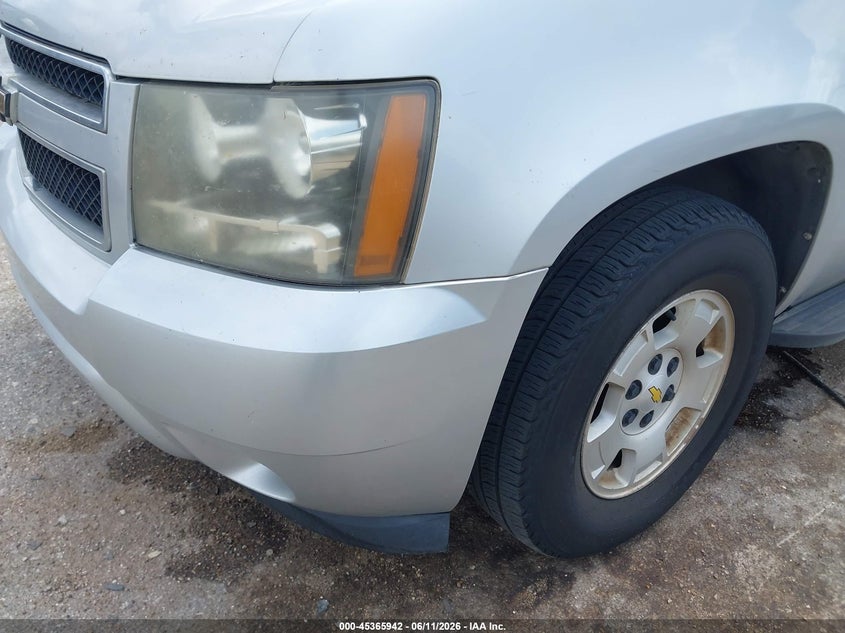 2011 Chevrolet Suburban 1500 VIN 1GNSCJE04BR112546 IAAI salvage auction — RIGHT FRONT, Original (Texas), sold $1,200 on 2026-07-08 (photo 6)