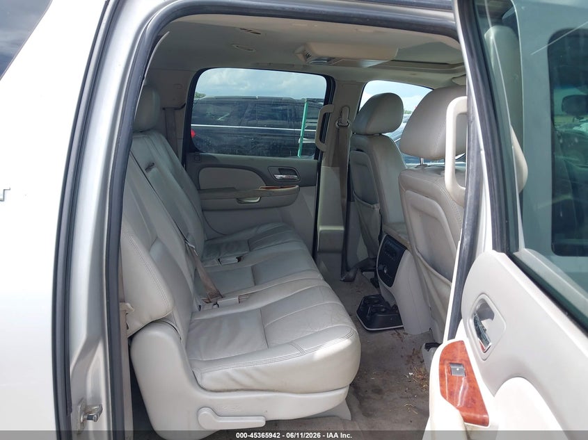 2011 Chevrolet Suburban 1500 VIN 1GNSCJE04BR112546 IAAI salvage auction — RIGHT FRONT, Original (Texas), sold $1,200 on 2026-07-08 (photo 8)