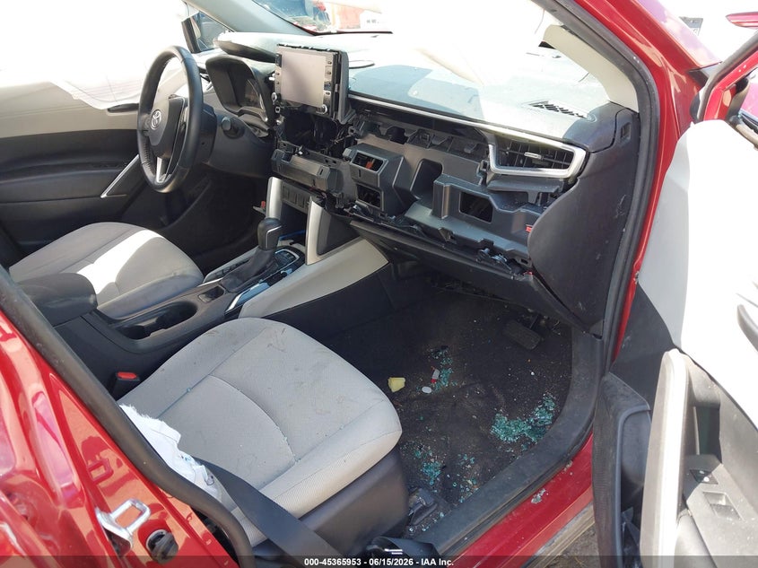 2022 Toyota Corolla cross VIN 7MUCAAAG2NV012639 IAAI salvage auction — RIGHT SIDE, Salvage (Virginia), sold $4,350 on 2026-07-10 (photo 5)