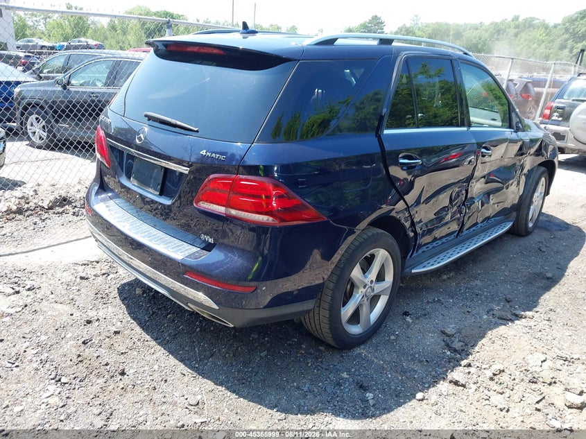 2017 Mercedes-benz VIN 4JGDA5HB7HA847424 IAAI salvage auction — SIDE, Salvage (Rhode Island), sold $6,600 on 2026-07-25 (photo 4)