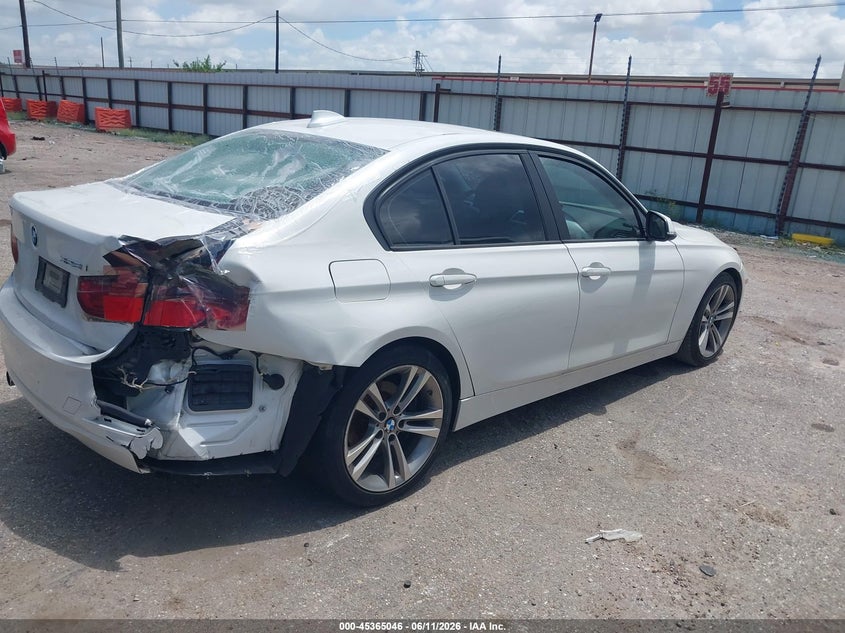 2012 BMW 3er VIN WBA3A5C51CF346619 IAAI salvage auction — NORMAL WEAR, Original (Texas), sold $475 on 2026-07-08 (photo 4)