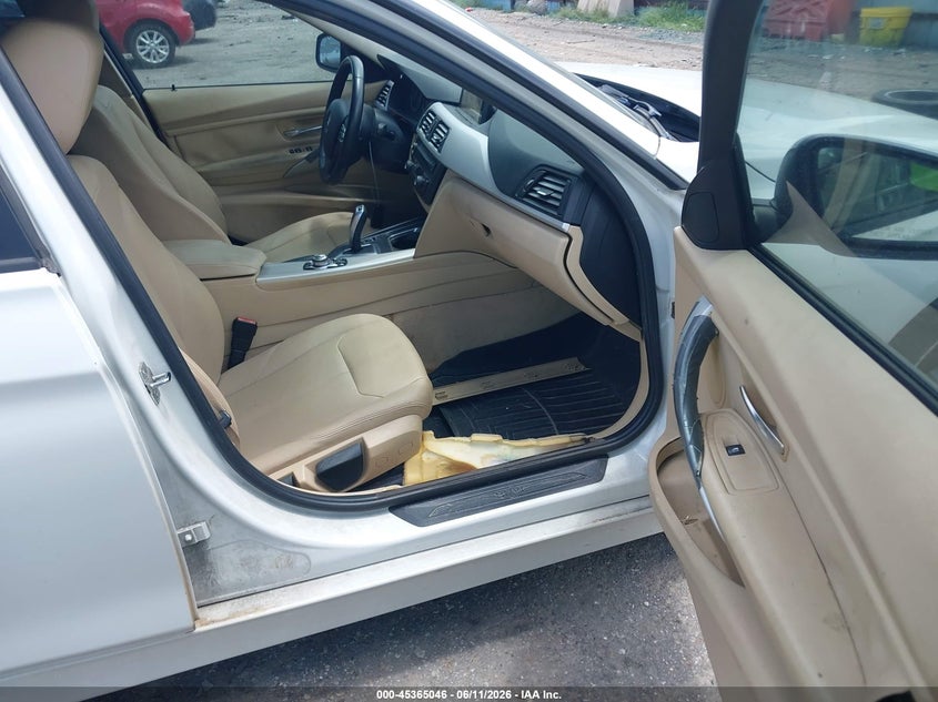 2012 BMW 3er VIN WBA3A5C51CF346619 IAAI salvage auction — NORMAL WEAR, Original (Texas), sold $475 on 2026-07-08 (photo 5)