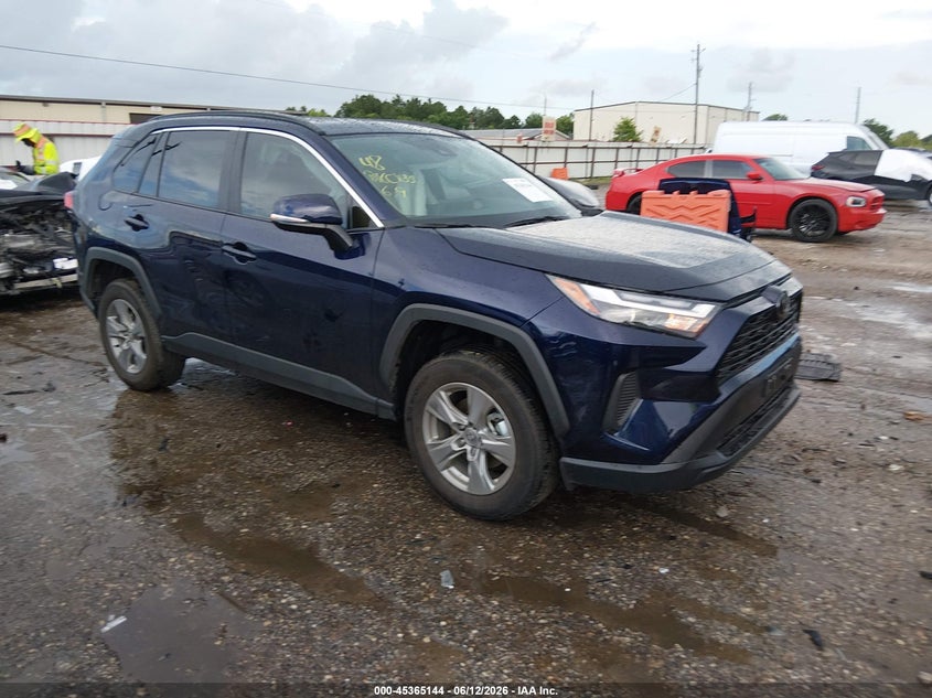 2025 Toyota Rav 4 VIN 2T3W1RFV1SW428303 — IAAI salvage auction photo