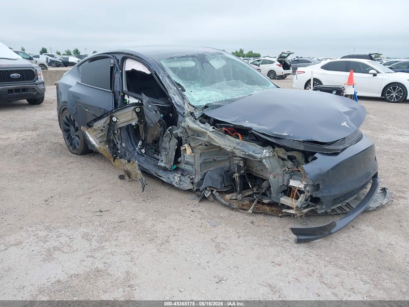 2022 Tesla Model y VIN 7SAYGDEF4NF540644 IAAI salvage auction — SIDE, Salvage Title, sold $2,700 on 2026-08-19 (photo 1)