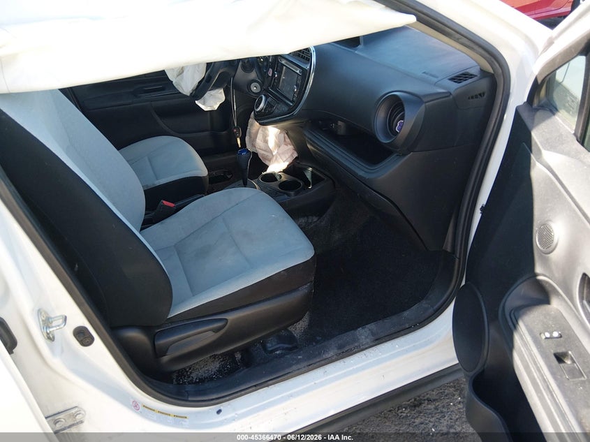 2018 Toyota Prius c VIN JTDKDTB3XJ1620002 IAAI salvage auction — FRONT END, Salvage Title, sold $1,550 on 2026-07-30 (photo 5)