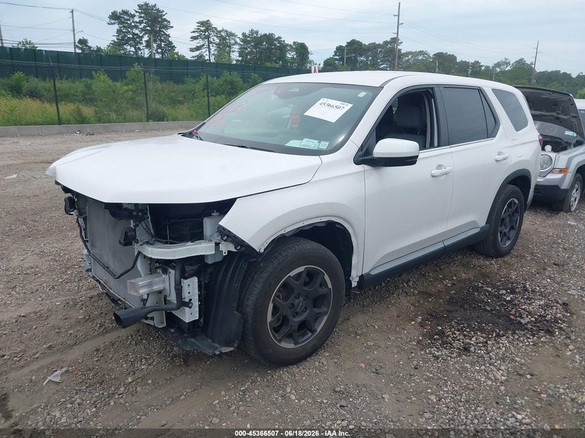 2025 Honda Pilot VIN 5FNYG1H40SB070484 IAAI salvage auction — FRONT END, Salvage Title, sold $14,800 on 2026-08-18 (photo 2)