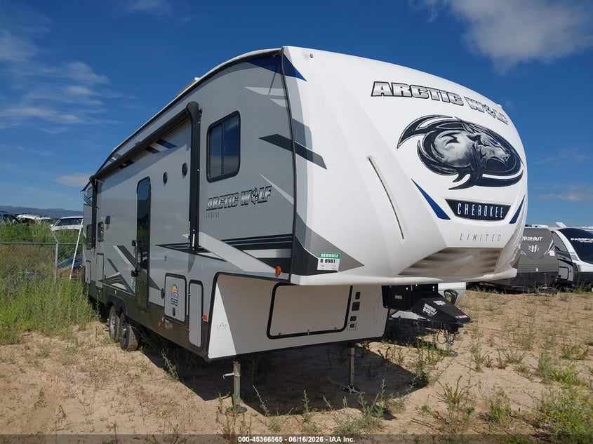 2022 Forest river Artic wolf VIN 5ZT3CKUB1N0711014 — IAAI salvage auction photo
