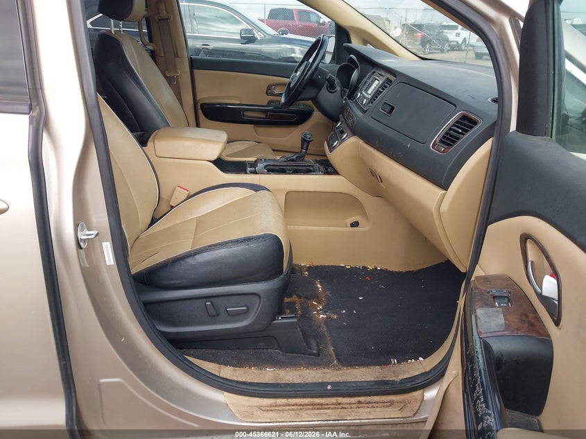 2015 Kia SEDONA VIN KNDMC5C10F6020958 IAAI salvage auction — ENGINE BURN, Salvage (Texas), sold $575 on 2026-07-06 (photo 5)