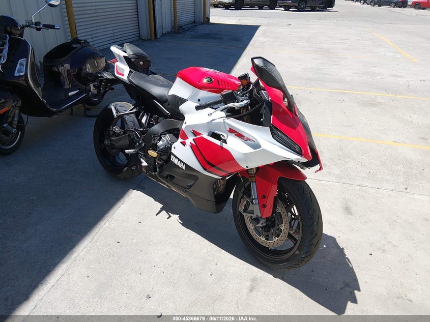 2026 Yamaha VIN JYARNA3Y1TA000731 IAAI salvage auction — LEFT FRONT, Salvage (California), sold $2,500 on 2026-07-29 (photo 1)