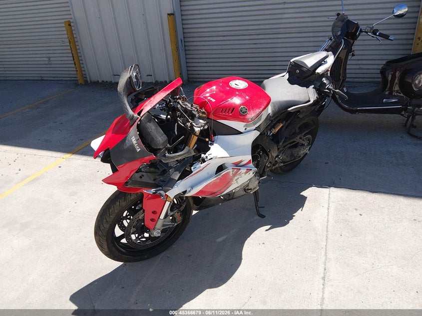 2026 Yamaha VIN JYARNA3Y1TA000731 IAAI salvage auction — LEFT FRONT, Salvage (California), sold $2,500 on 2026-07-29 (photo 2)