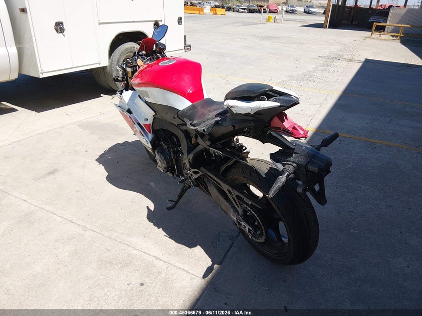 2026 Yamaha VIN JYARNA3Y1TA000731 IAAI salvage auction — LEFT FRONT, Salvage (California), sold $2,500 on 2026-07-29 (photo 3)