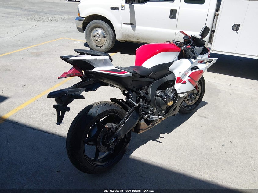 2026 Yamaha VIN JYARNA3Y1TA000731 IAAI salvage auction — LEFT FRONT, Salvage (California), sold $2,500 on 2026-07-29 (photo 4)