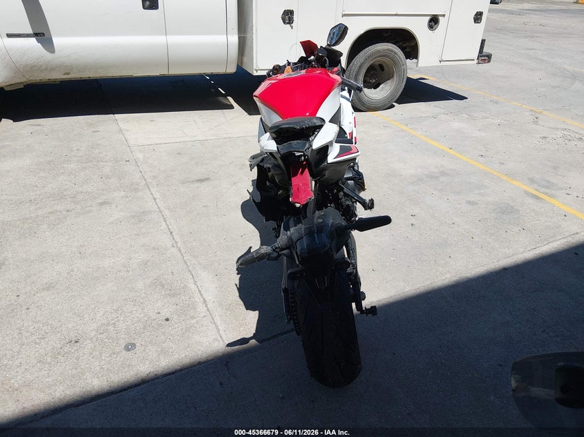 2026 Yamaha VIN JYARNA3Y1TA000731 IAAI salvage auction — LEFT FRONT, Salvage (California), sold $2,500 on 2026-07-29 (photo 6)