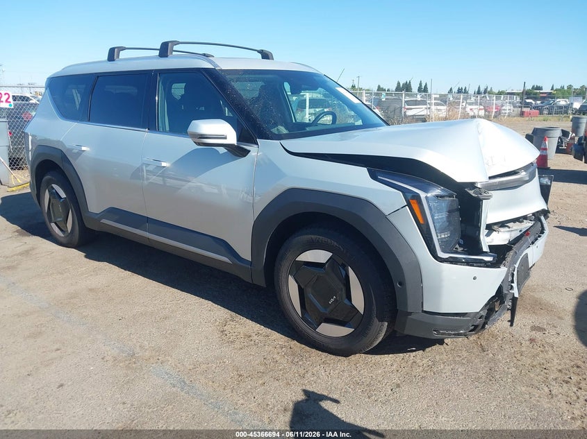 2026 Kia Ev9 VIN 5XYAFFS50TG009858 — IAAI salvage auction photo
