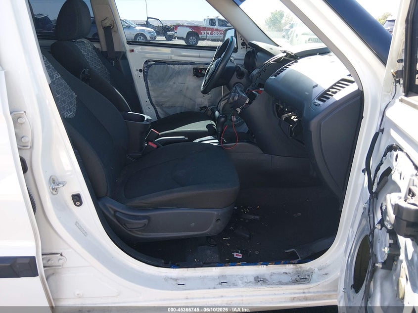 2010 Kia Soul VIN KNDJT2A28A7038317 IAAI salvage auction — NORMAL WEAR, Clear (New Mexico), sold $400 on 2026-07-29 (photo 5)