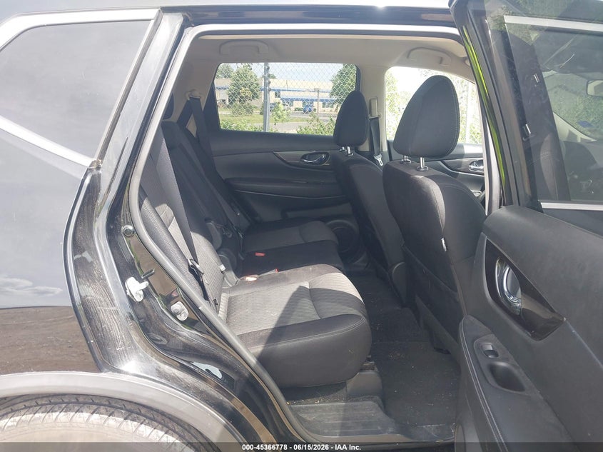 2019 Nissan Rogue VIN JN8AT2MV8KW376124 IAAI salvage auction — FRONT END, Clear (Wisconsin), sold $2,050 on 2026-07-14 (photo 8)