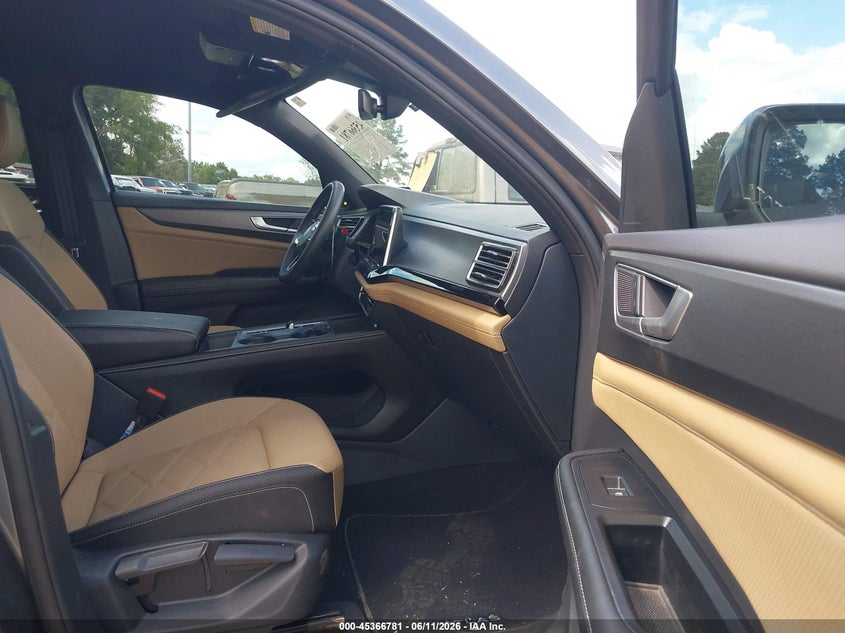 2024 Volkswagen Atlas cross sport VIN 1V2DE2CA3RC203171 IAAI salvage auction — LEFT SIDE, Original (Texas), sold $8,600 on 2026-08-22 (photo 5)