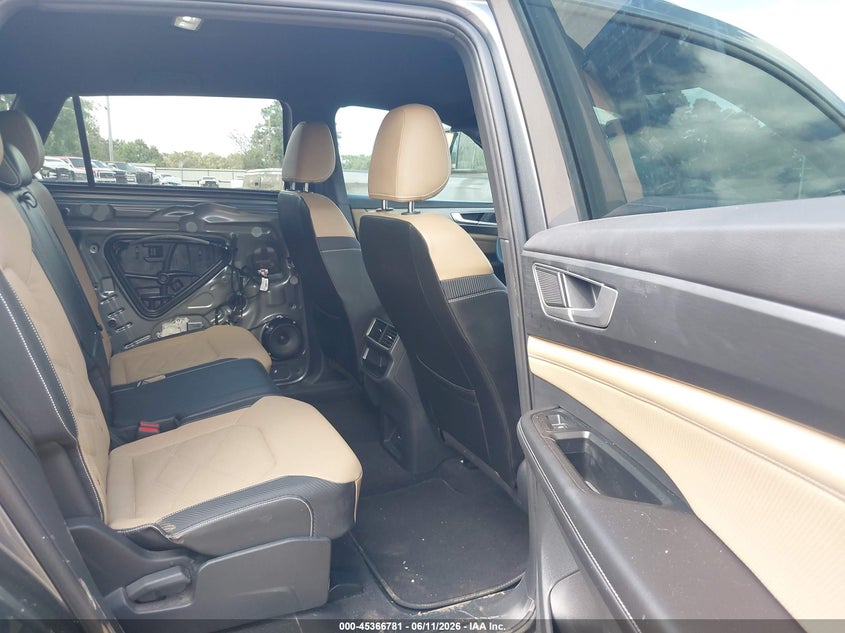 2024 Volkswagen Atlas cross sport VIN 1V2DE2CA3RC203171 IAAI salvage auction — LEFT SIDE, Original (Texas), sold $8,600 on 2026-08-22 (photo 8)