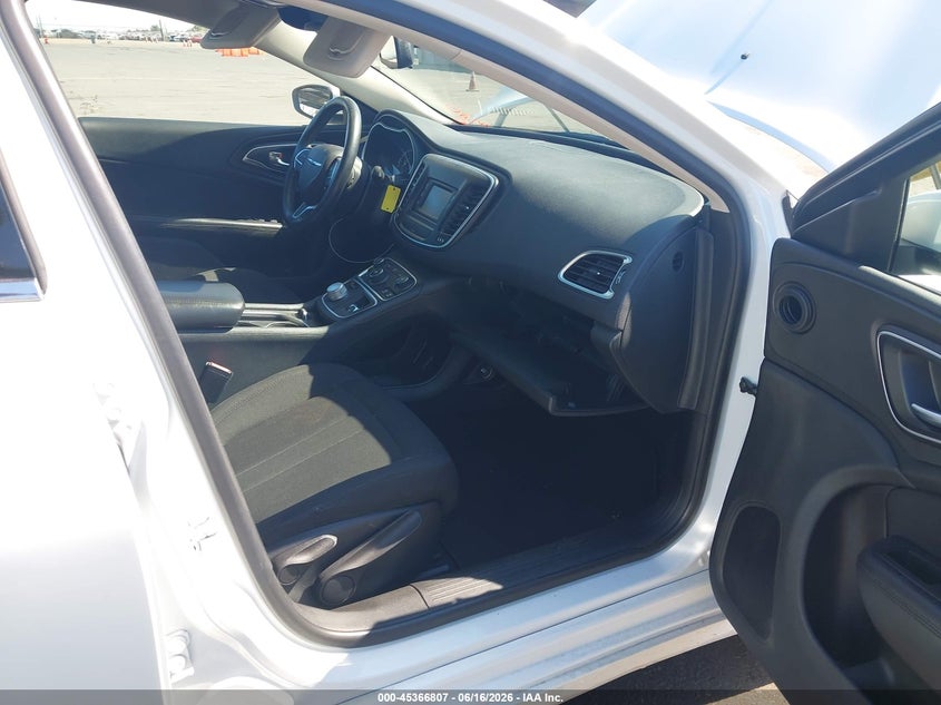 2015 Chrysler 200 VIN 1C3CCCAB0FN624869 IAAI salvage auction — RIGHT SIDE, Salvage Title, sold $25 on 2026-07-31 (photo 5)