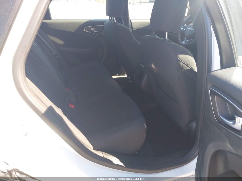 2015 Chrysler 200 VIN 1C3CCCAB0FN624869 IAAI salvage auction — RIGHT SIDE, Salvage Title, sold $25 on 2026-07-31 (photo 8)