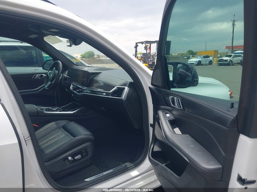 2025 BMW X7 VIN 5UX33EM00S9X88674 IAAI salvage auction — LEFT FRONT, Salvage (Arizona), sold $30,250 on 2026-07-21 (photo 5)