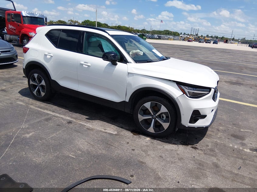 2026 Volvo Xc40 VIN YV4L12UC9T2741781 IAAI salvage auction — FRONT END, Rebuildable (Florida), sold $12,900 on 2026-07-30 (photo 1)