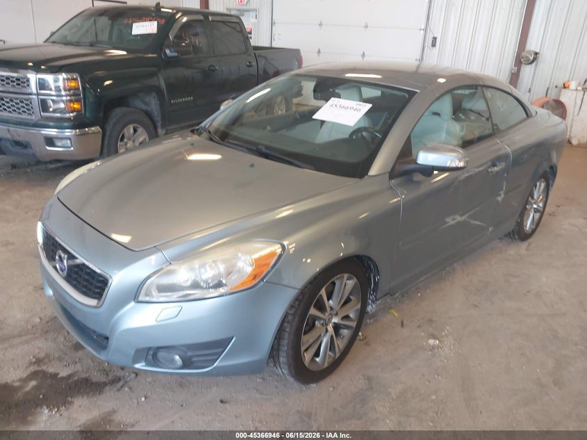 2011 Volvo C70 VIN YV1672MC6BJ109883 IAAI salvage auction — SIDE, Clear (Michigan), sold $1,250 on 2026-07-09 (photo 2)