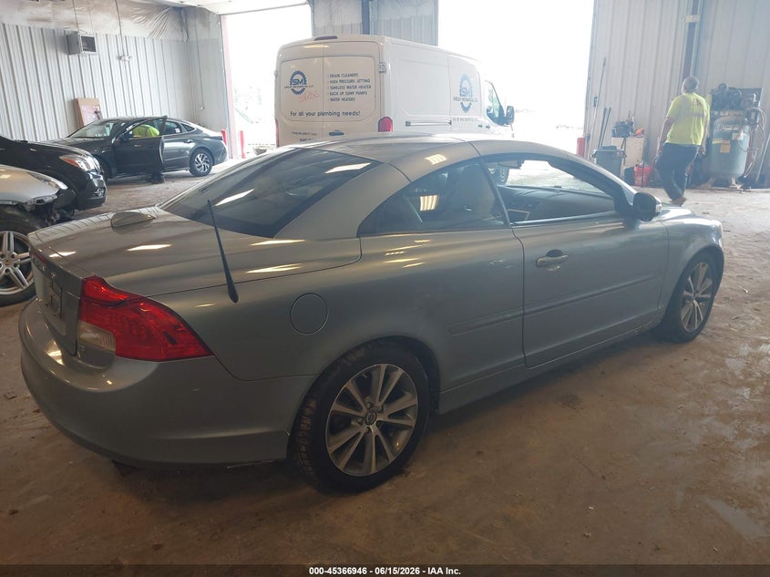 2011 Volvo C70 VIN YV1672MC6BJ109883 IAAI salvage auction — SIDE, Clear (Michigan), sold $1,250 on 2026-07-09 (photo 4)