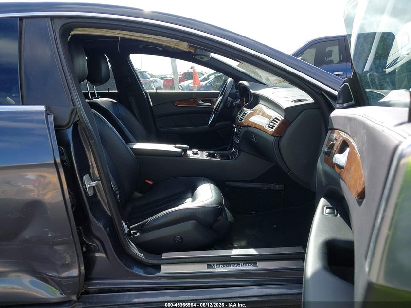 2014 Mercedes-benz Cls-klasse VIN WDDLJ7DB7EA105074 IAAI salvage auction — RIGHT SIDE, Salvage (California), sold $2,750 on 2026-07-09 (photo 5)