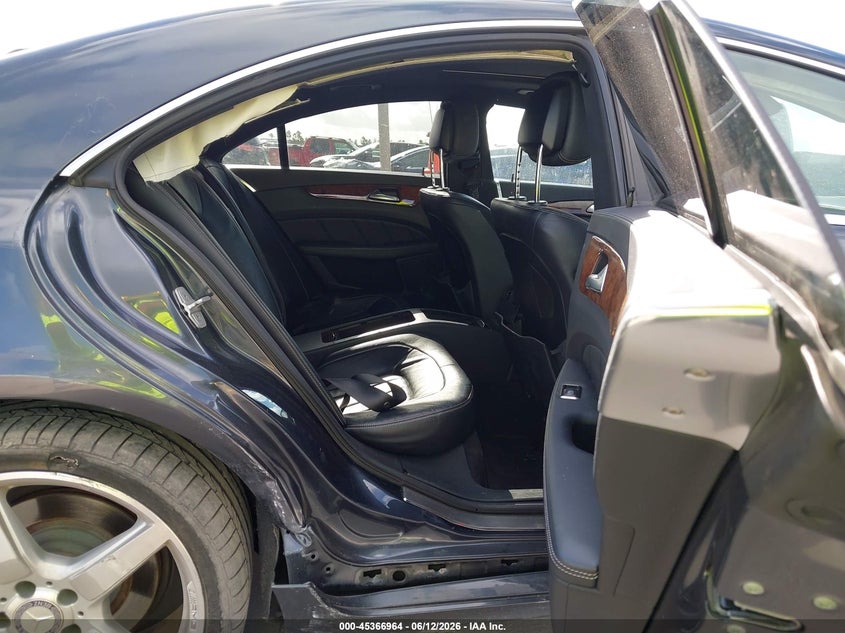 2014 Mercedes-benz Cls-klasse VIN WDDLJ7DB7EA105074 IAAI salvage auction — RIGHT SIDE, Salvage (California), sold $2,750 on 2026-07-09 (photo 8)