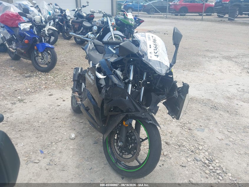 2022 Kawasaki Ninja VIN JKAEXKG1XNDAF4698 IAAI salvage auction — FRONT END, Junk Bill Of Sale Mv2459 (Wisconsin), sold $350 on 2026-07-15 (photo 1)